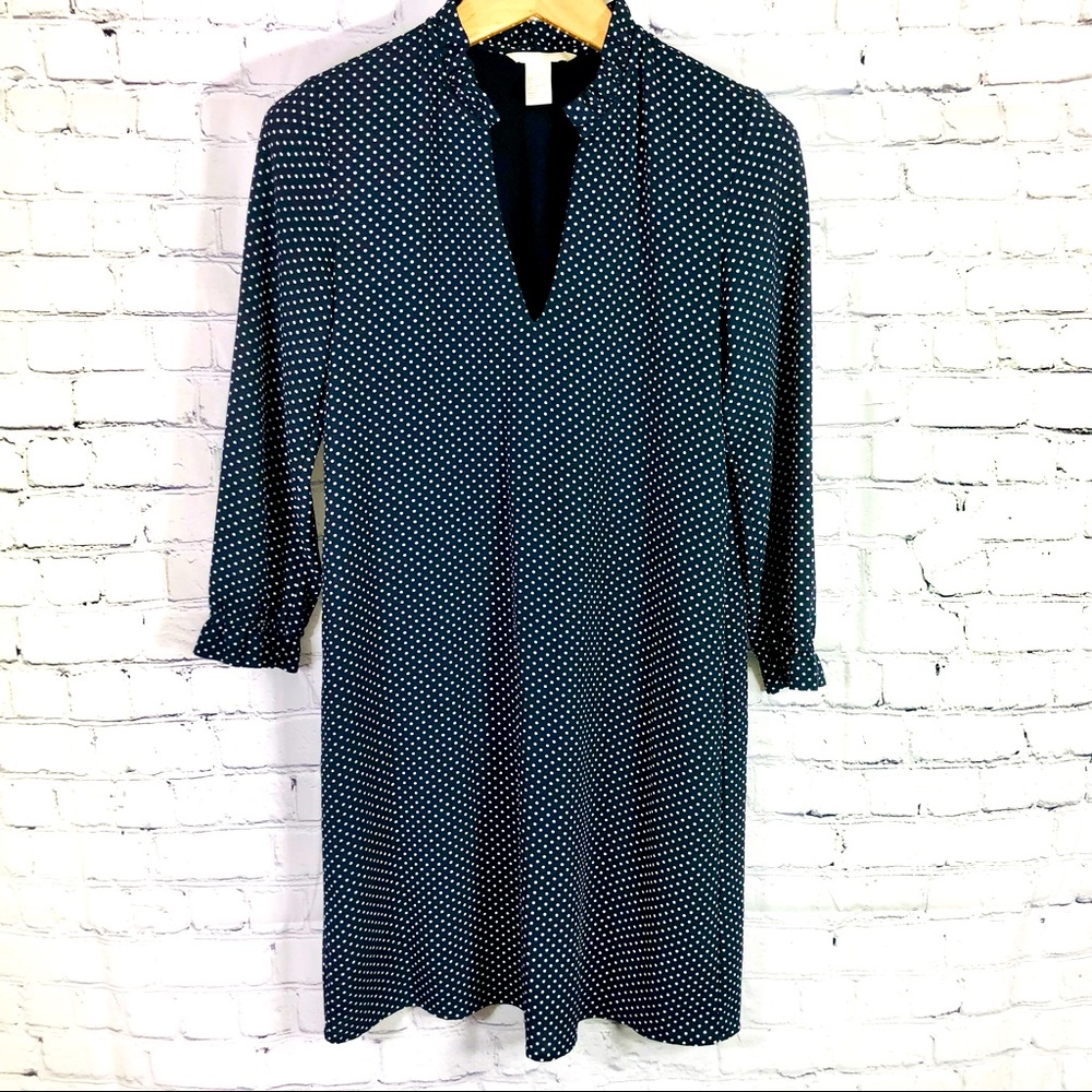 H&M Blue & White Polka Dot Dress Size 4. V-Neck Ruffle collar & Sleeves.‎ Spring